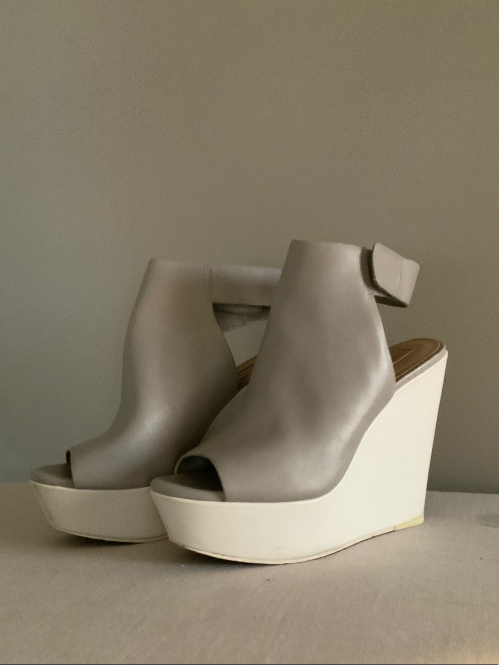 BCBGMaxAzria Gray Peep-Toe Ankle Strap Wedge Sandals